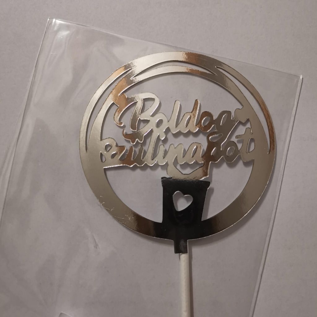 Boldog születésnapot ezüst ajándékdobozos]