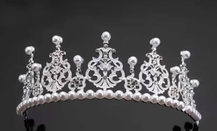 Tiara ezüst 16x5,5 cm]