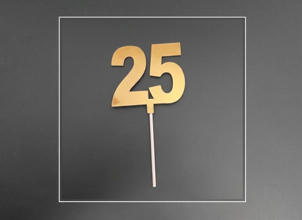 25-ös szám beszúró]